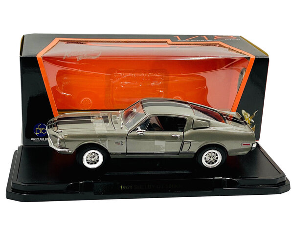 Shelby Shelby GT-500KR 1968 - 1:18 - Road Signature Shelby Shelby GT-500KR 1968 - 1:18 - Road Signature