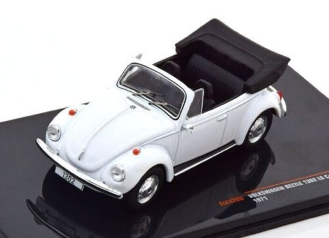 Volkswagen VW 1302 LS Beetle Cabriolet Open 1971 - 1:43 - IXO Models
