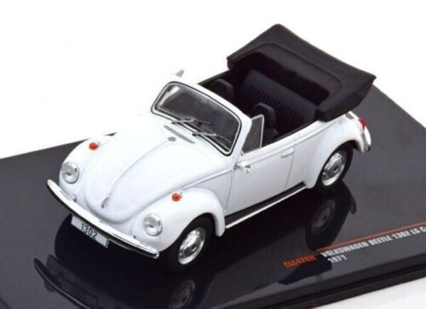 Volkswagen VW 1302 LS Beetle Cabriolet Open 1971 - 1:43 - IXO Models