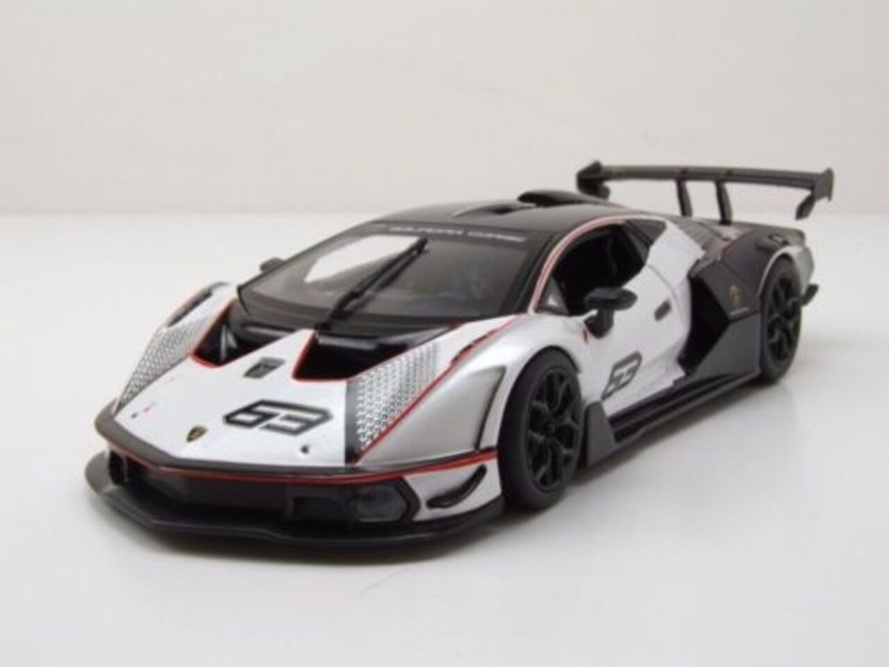 Lamborghini Lamborghini Essenza SCV12 #63 Squadra Corse 2022 - 1:24 - Bburago Lamborghini Lamborghini Essenza SCV12 #63 Squadra Corse 2022 - 1:24 - Bburago