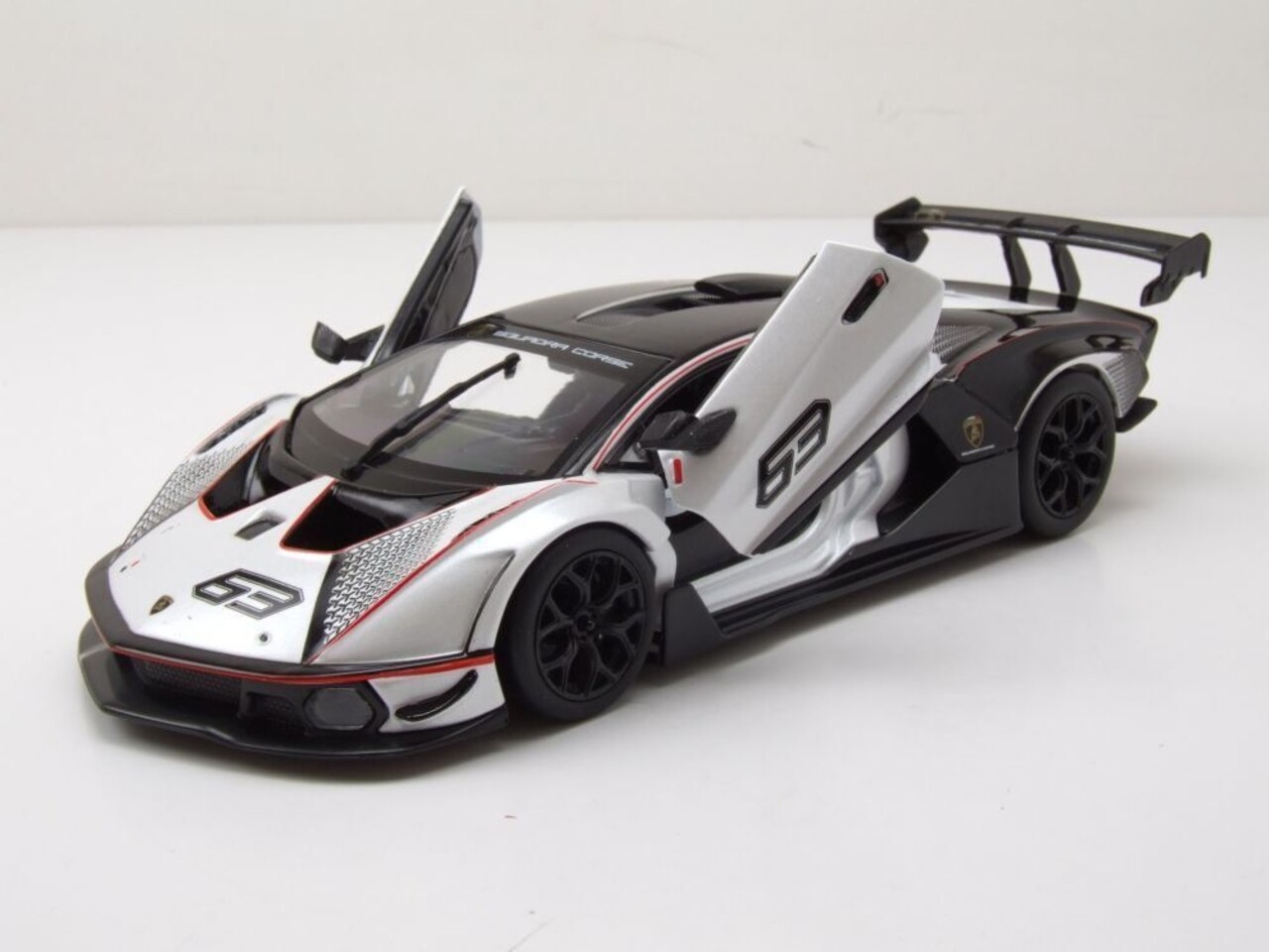 Lamborghini Lamborghini Essenza SCV12 #63 Squadra Corse 2022 - 1:24 - Bburago Lamborghini Lamborghini Essenza SCV12 #63 Squadra Corse 2022 - 1:24 - Bburago