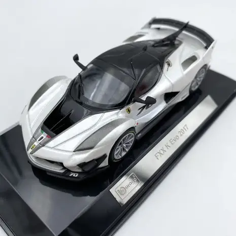 Ferrari Ferrari FXX K EVO #70 Finali Mondiali 2017 + Showcase  - 1:43 - Bburago Ferrari Ferrari FXX K EVO #70 Finali Mondiali 2017 + Showcase  - 1:43 - Bburago