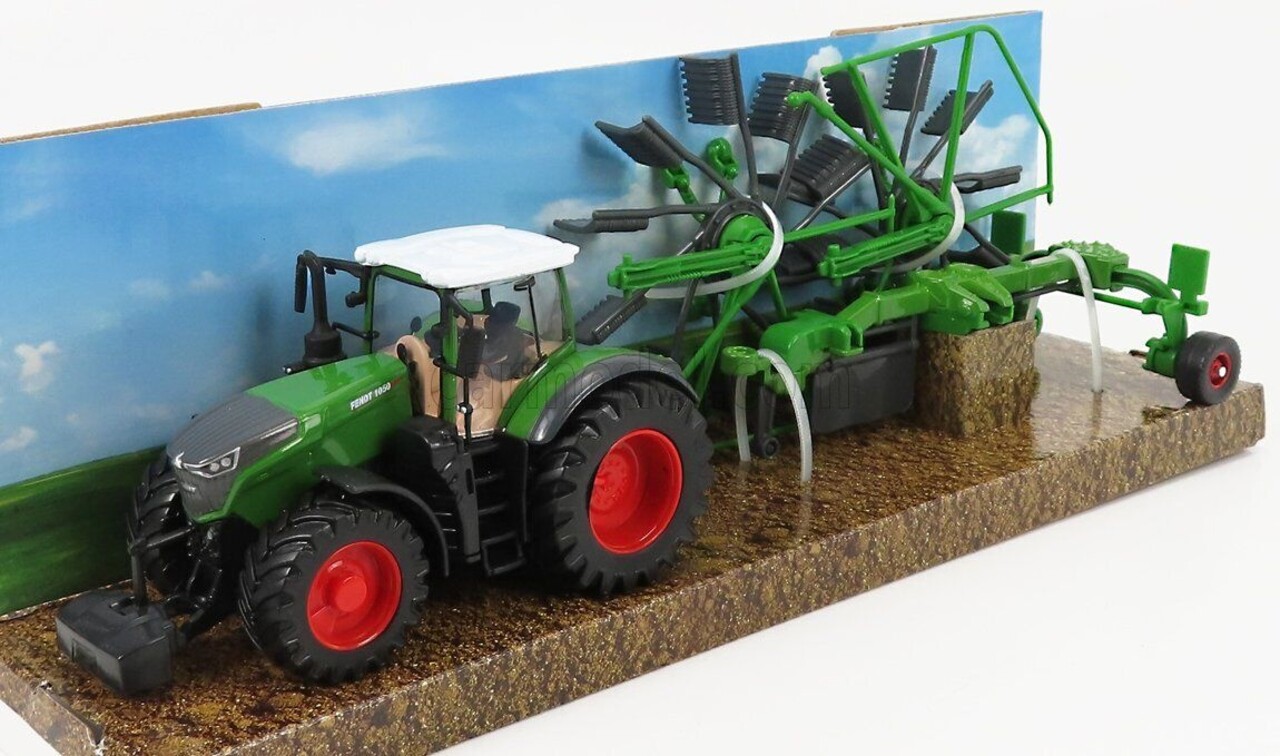 Fendt Fendt Vario 1050 Tractor + Whirl Rake Trailer 2016 - 1:50 - Bburago