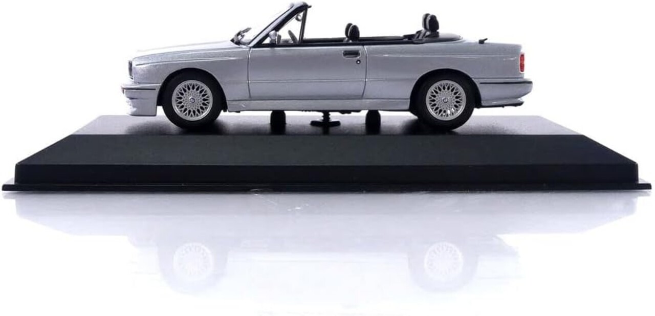 BMW BMW M3 Cabriolet (E30) 1988 - 1:43 - MaXichamps BMW BMW M3 Cabriolet (E30) 1988 - 1:43 - MaXichamps