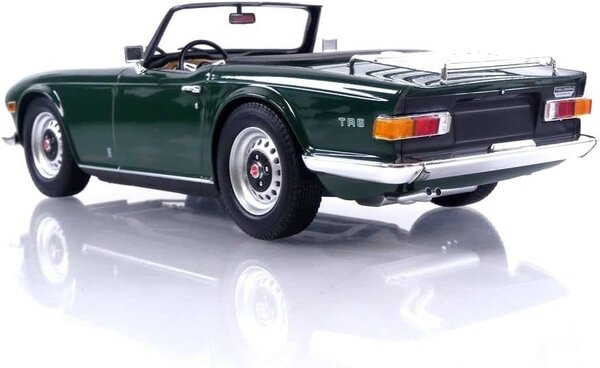 Triumph Triumph TR6 (LHD) 1969 - 1:18 - Minichamps Triumph Triumph TR6 (LHD) 1969 - 1:18 - Minichamps