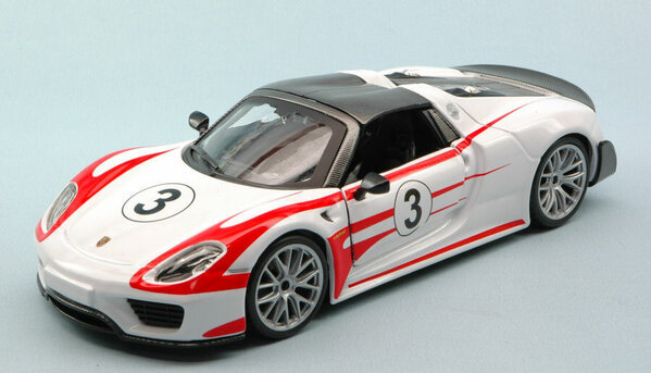 Porsche Porsche 918 Weissach Package #3 2013 (0-100 2,6 sec) - 1:24 - Bburago