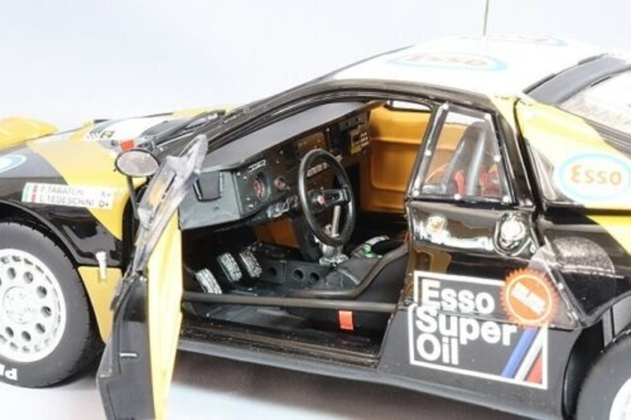 Lancia Lancia Rally 037 #3 Grifone Esso Rally Targa Florio 1985 - 1:18 - Kyosho Lancia Lancia Rally 037 #3 Grifone Esso Rally Targa Florio 1985 - 1:18 - Kyosho