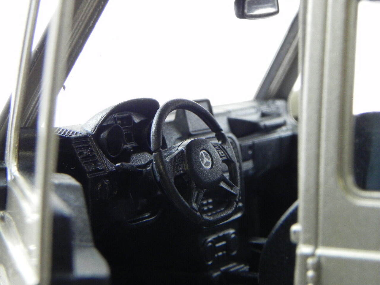 Mercedes-Benz Mercedes-Benz G 63 AMG 6x6 - 1:24 - Welly