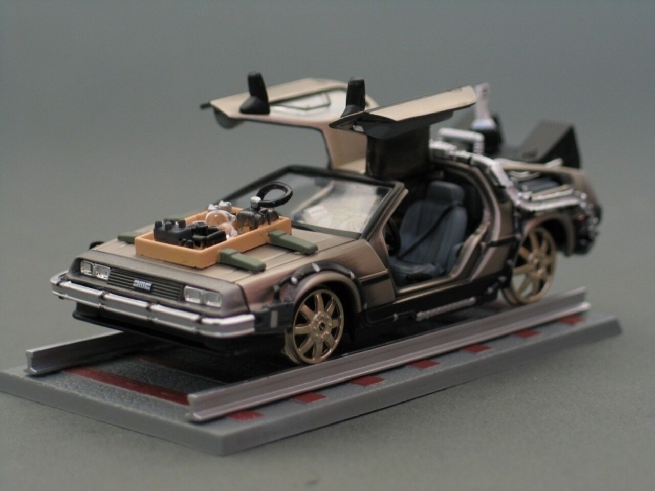 DeLorean DeLorean DMC 12  Back To The Future III (Rail Way Version) - 1:43 - Vitesse DeLorean DeLorean DMC 12  Back To The Future III (Rail Way Version) - 1:43 - Vitesse