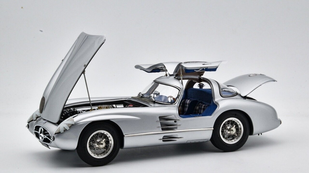 Mercedes-Benz Mercedes-Benz 300 SLR Uhlenhaut Coupe #15 GP Sweden 1955 - 1:18 - CMC
