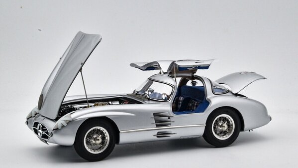 Mercedes-Benz Mercedes-Benz 300 SLR Uhlenhaut Coupe #15 GP Sweden 1955 - 1:18 - CMC