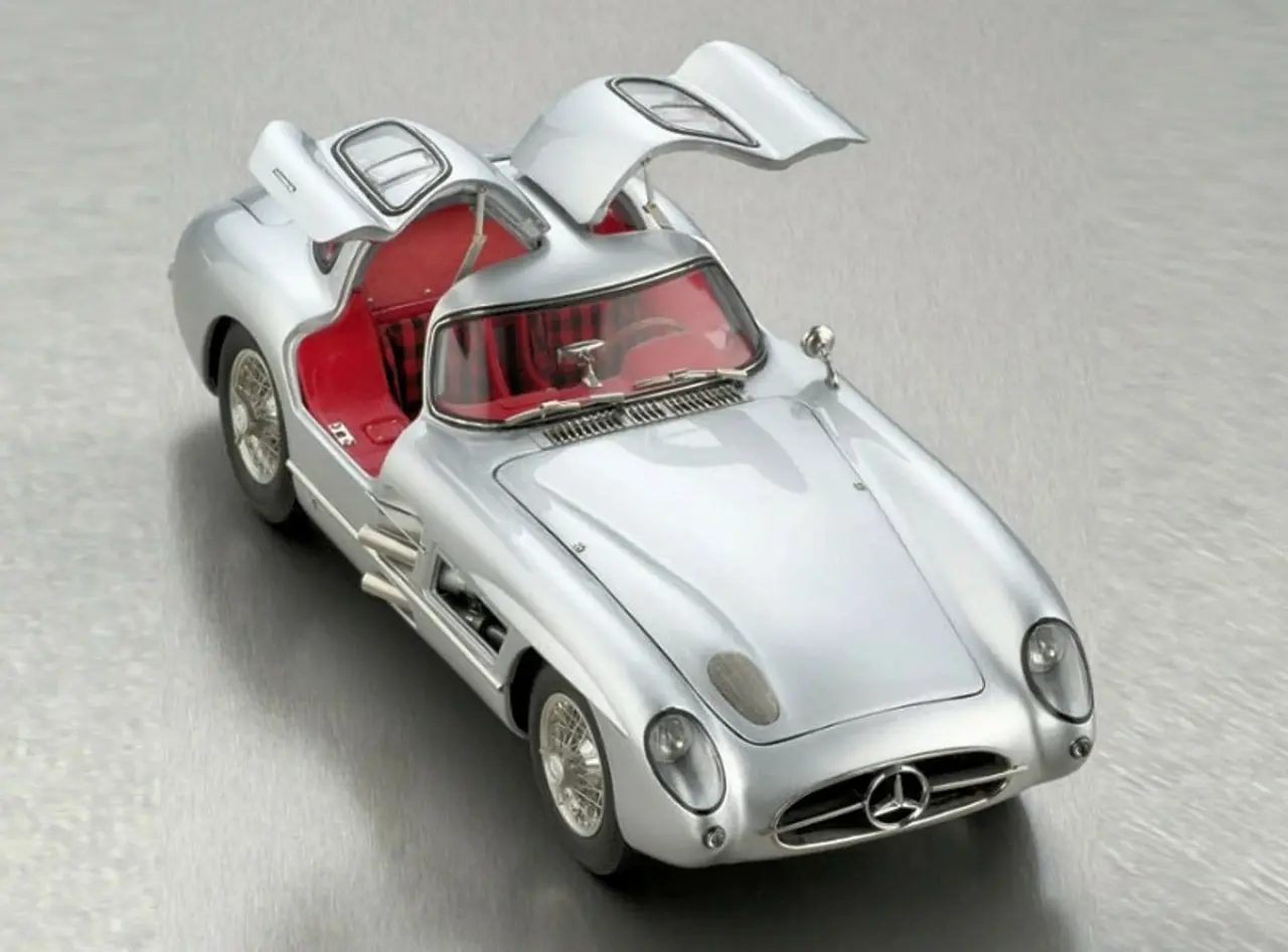Mercedes-Benz Mercedes-Benz 300 SLR Uhlenhaut Coupe 1955 - 1:18 - CMC