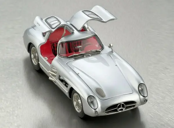 Mercedes-Benz Mercedes-Benz 300 SLR Uhlenhaut Coupe 1955 - 1:18 - CMC