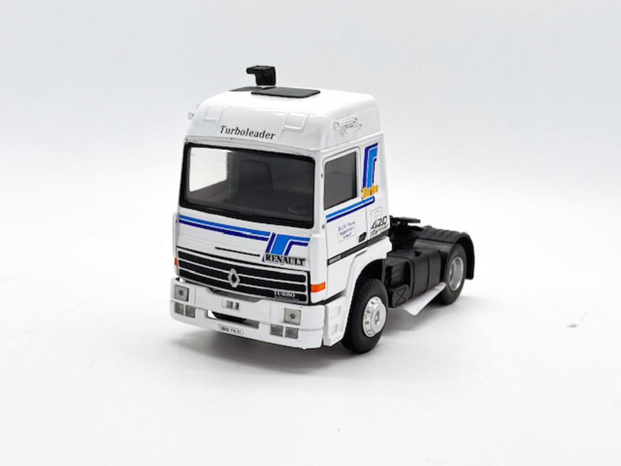 Renault Renault R420 Turbo Intercooler Tractor 4x2 'Pierre Transports' 1986 - 1:43 - Eligor Renault Renault R420 Turbo Intercooler Tractor 4x2 'Pierre Transports' 1986 - 1:43 - Eligor