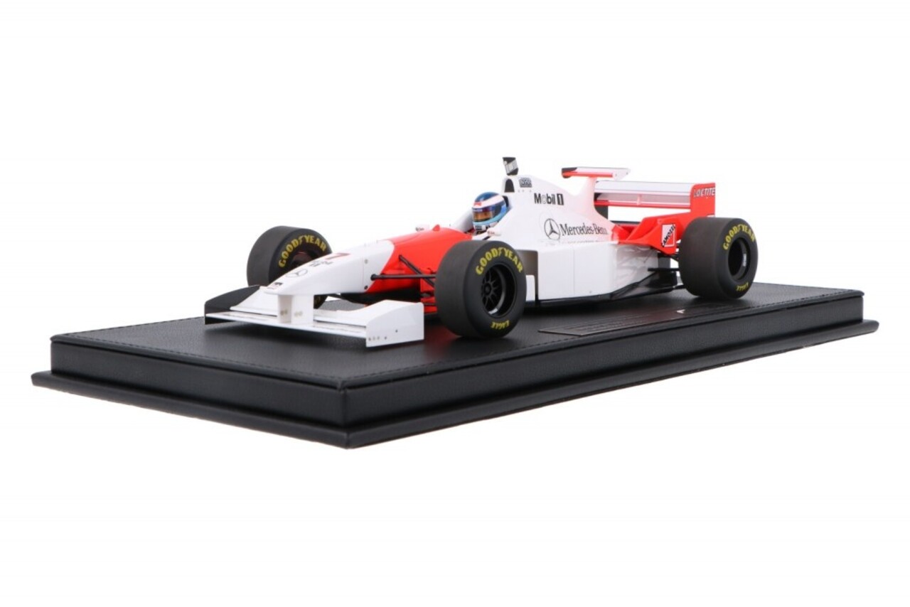 Formule 1 McLaren MP4/11 3.0L V10 #7 Team Mercedes Central Wing 6th GP Monaco 1996 + Pilot Figure Mika Hakkinen - 1:18 - GP Replicas Formule 1 McLaren MP4/11 3.0L V10 #7 Team Mercedes Central Wing 6th GP Monaco 1996 + Pilot Figure Mika Hakkinen - 1:18 - GP Replicas