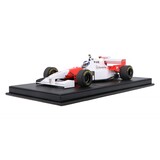 Formule 1 McLaren MP4/11 3.0L V10 #7 Team Mercedes Central Wing 6th GP Monaco 1996 + Pilot Figure Mika Hakkinen - 1:18 - GP Replicas Formule 1 McLaren MP4/11 3.0L V10 #7 Team Mercedes Central Wing 6th GP Monaco 1996 + Pilot Figure Mika Hakkinen - 1:18 - GP Replicas
