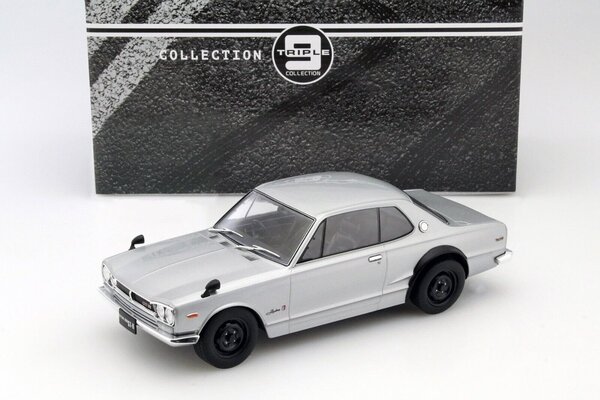 Nissan Nissan Skyline 2000 GT-R KPGC10 - 1:18 - Triple 9 Collection Nissan Nissan Skyline 2000 GT-R KPGC10 - 1:18 - Triple 9 Collection