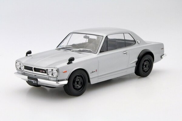 Nissan Nissan Skyline 2000 GT-R KPGC10 - 1:18 - Triple 9 Collection Nissan Nissan Skyline 2000 GT-R KPGC10 - 1:18 - Triple 9 Collection