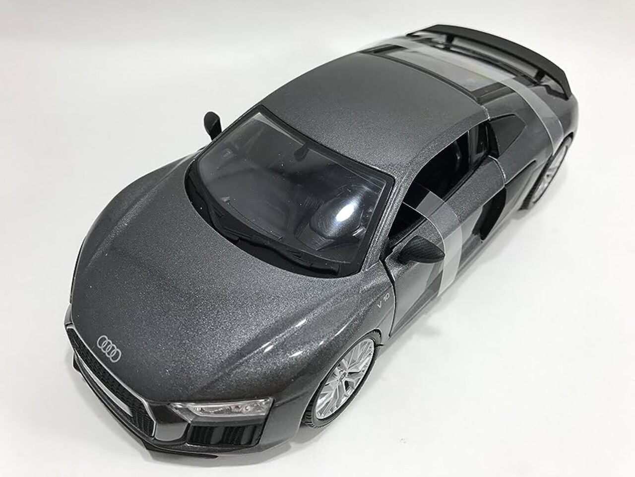 Audi Audi R8 V10 Plus - 1:24 - Maisto