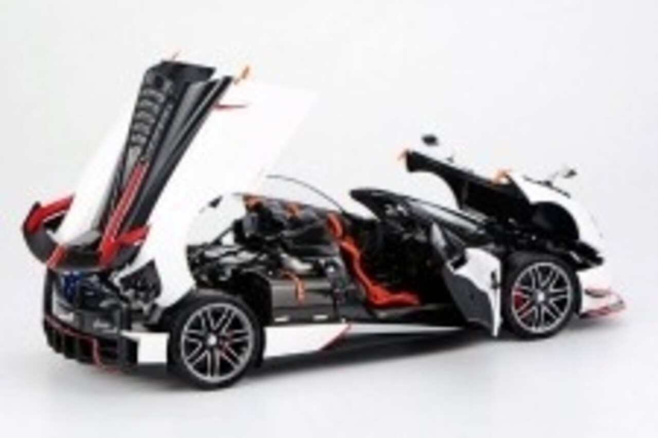 Pagani Pagani Huayra BC Roadster #20 2017 - 1:18 - LCD Model