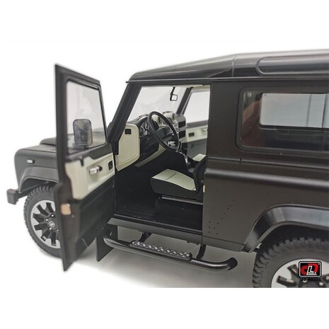 Land Rover Land Rover Defender 90 Works V8 70th Edition 2017 - 1:18 - LCD Models