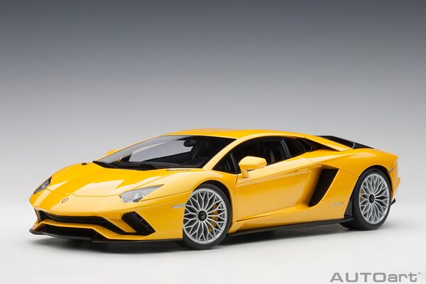Lamborghini Lamborghini Aventador S - 1:18 - AUTOart