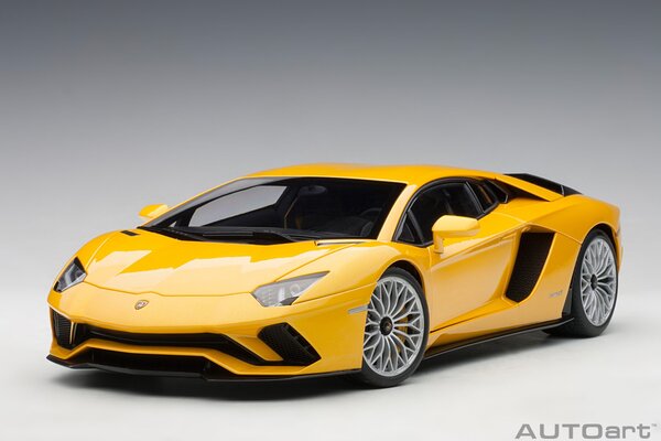 Lamborghini Lamborghini Aventador S - 1:18 - AUTOart