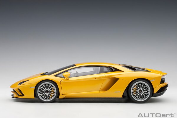 Lamborghini Lamborghini Aventador S - 1:18 - AUTOart