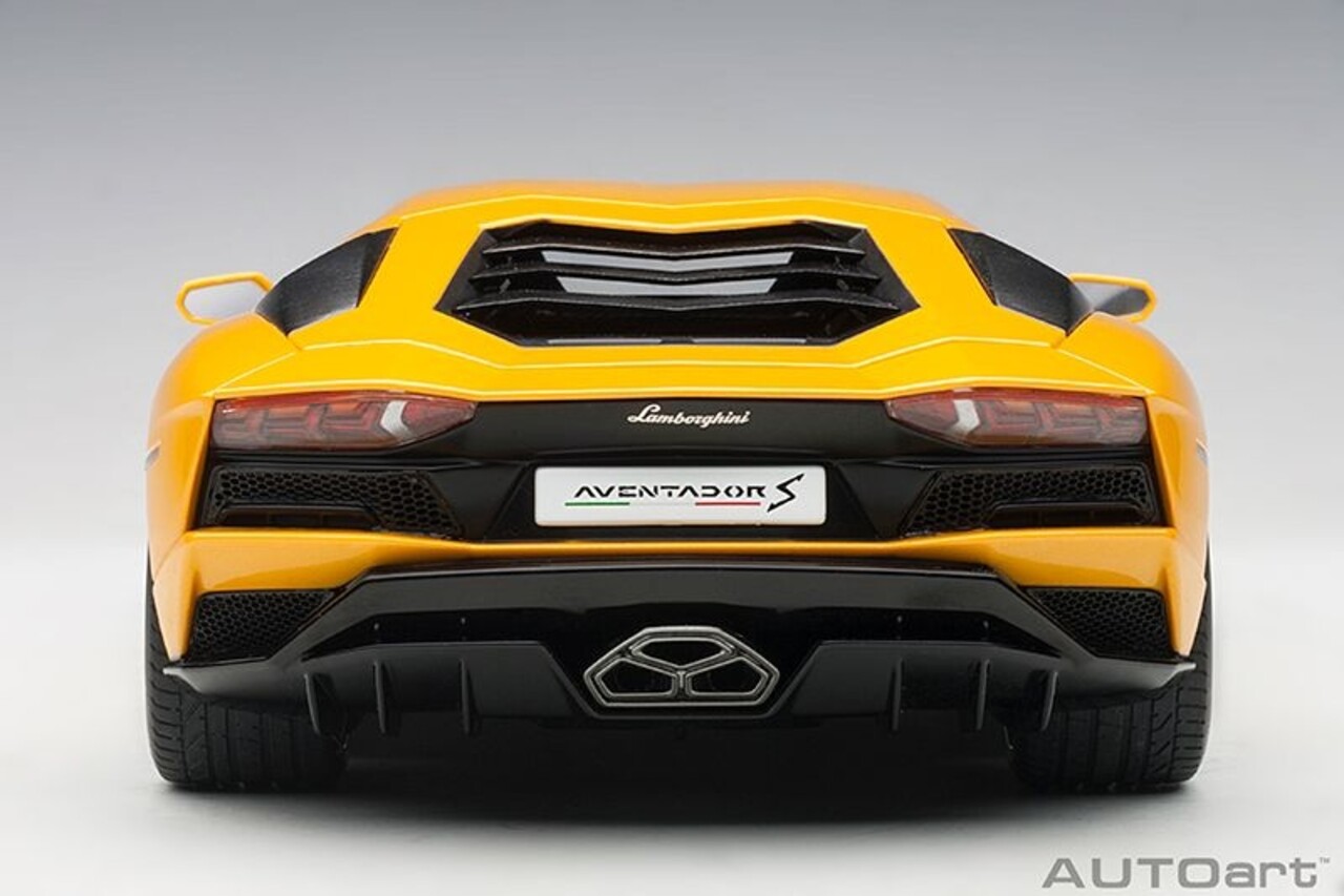 Lamborghini Lamborghini Aventador S - 1:18 - AUTOart