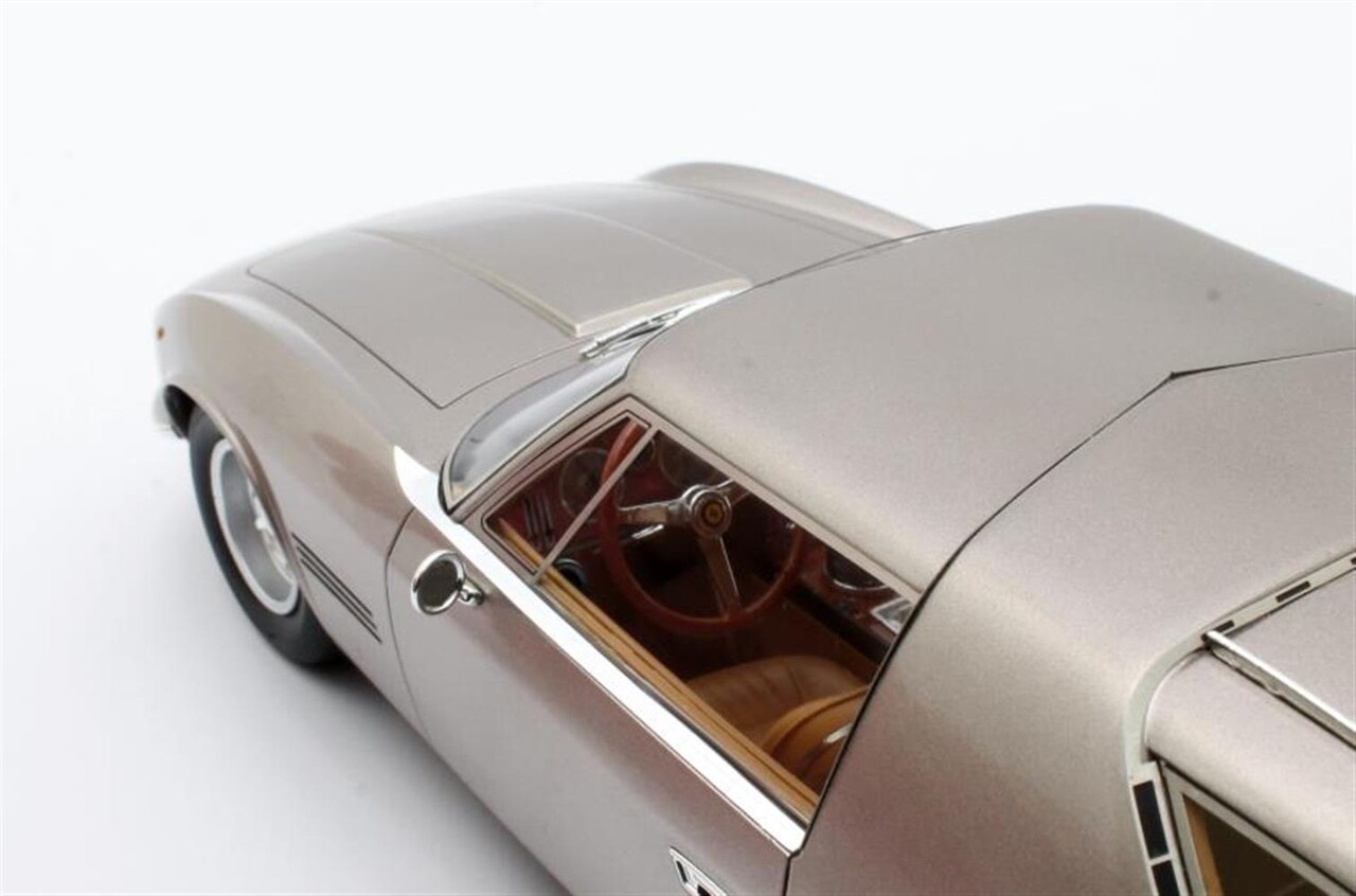 Ferrari Ferrari 330 GT Shooting Brake Vignale 1968 - 1:18 - Matrix Scale Models Ferrari Ferrari 330 GT Shooting Brake Vignale 1968 - 1:18 - Matrix Scale Models