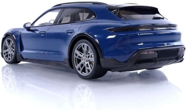 Porsche Porsche Taycan CUV Turbo S 2021 - 1:18 - Minichamps Porsche Porsche Taycan CUV Turbo S 2021 - 1:18 - Minichamps