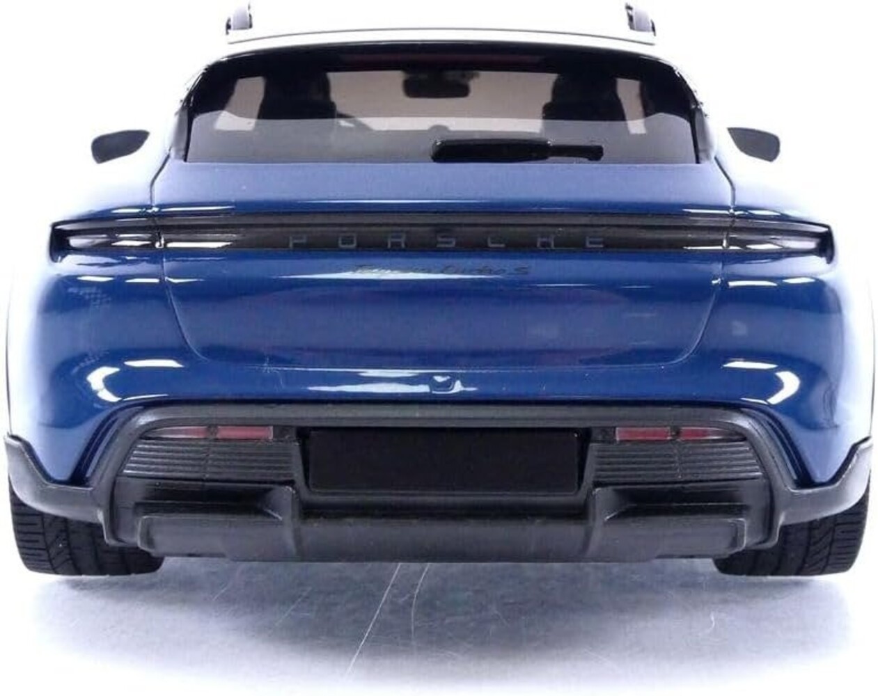 Porsche Porsche Taycan CUV Turbo S 2021 - 1:18 - Minichamps Porsche Porsche Taycan CUV Turbo S 2021 - 1:18 - Minichamps