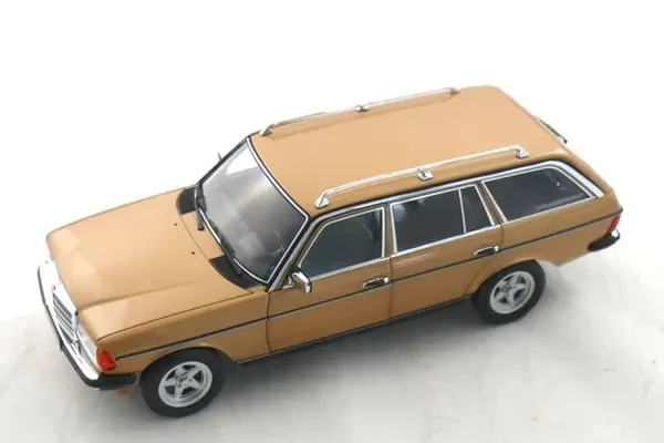 Mercedes-Benz Mercedes-Benz E-Class 200TE AMG Station Wagon T-Model 1982 - 1:18 - Norev