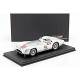 Formule 1 Mercedes-Benz W196R Streamliner #20 Karl Kling Second Place French GP 1954 - 1:18 - GP Replicas Formule 1 Mercedes-Benz W196R Streamliner #20 Karl Kling Second Place French GP 1954 - 1:18 - GP Replicas