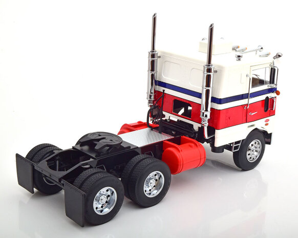 Peterbilt Peterbilt 352 Pacemaker Tractor 6x4 1979 - 1:18 - Road Kings Peterbilt Peterbilt 352 Pacemaker Tractor 6x4 1979 - 1:18 - Road Kings