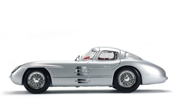 Mercedes-Benz Mercedes-Benz 300 SLR 'Uhlenhaut Coupe' - 1:18 - Maisto Mercedes-Benz Mercedes-Benz 300 SLR 'Uhlenhaut Coupe' - 1:18 - Maisto