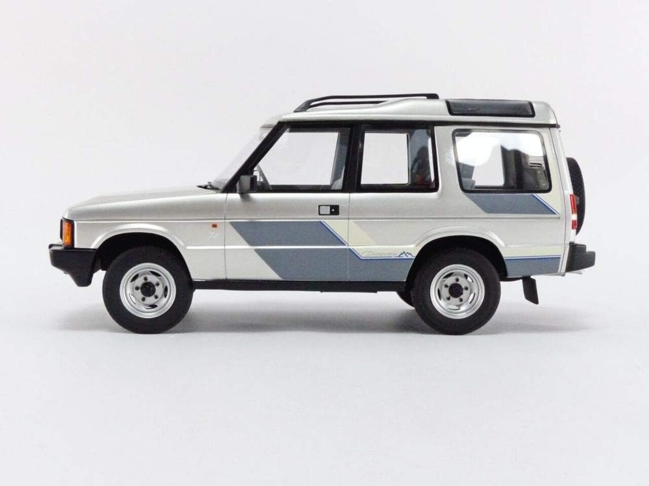 Land Rover Land Rover Discovery Mk1 - 1:18 - Cult Scale Models Land Rover Land Rover Discovery Mk1 - 1:18 - Cult Scale Models