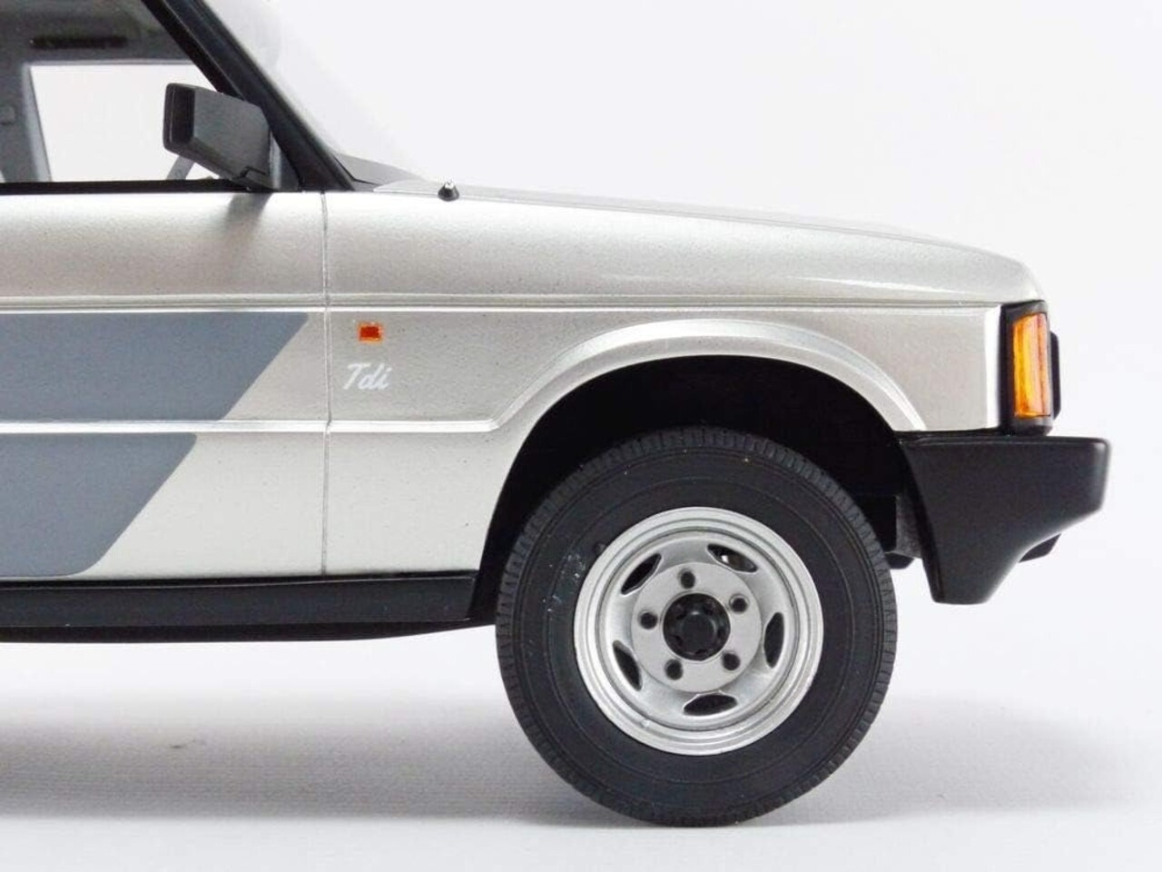 Land Rover Land Rover Discovery Mk1 - 1:18 - Cult Scale Models Land Rover Land Rover Discovery Mk1 - 1:18 - Cult Scale Models