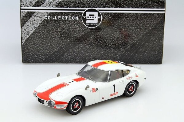 Toyota Toyota 2000GT #1 24 Hours Fuji - 1:18 - Triple 9 Collection Toyota Toyota 2000GT #1 24 Hours Fuji - 1:18 - Triple 9 Collection