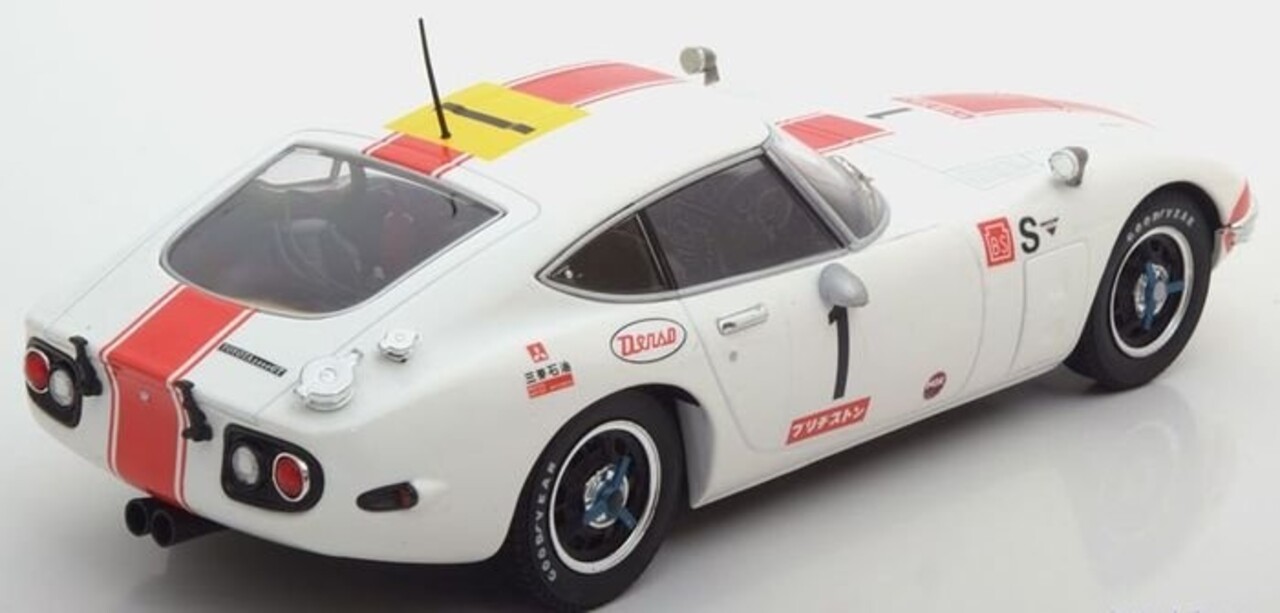 Toyota Toyota 2000GT #1 24 Hours Fuji - 1:18 - Triple 9 Collection Toyota Toyota 2000GT #1 24 Hours Fuji - 1:18 - Triple 9 Collection