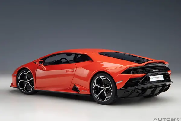 Lamborghini Lamborghini Huracán Evo 2019 - 1:18 - AUTOart Lamborghini Lamborghini Huracán Evo 2019 - 1:18 - AUTOart