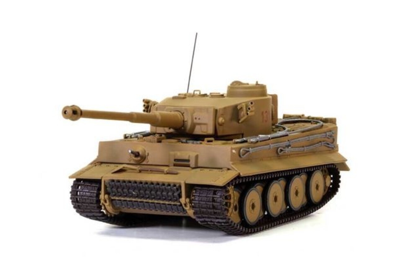 Tank Panzerkampfwagen VI Tiger #131 Restored & Operated by Tank Museum Bovington Dorset UK - 1:50 - Corgi Tank Panzerkampfwagen VI Tiger #131 Restored & Operated by Tank Museum Bovington Dorset UK - 1:50 - Corgi
