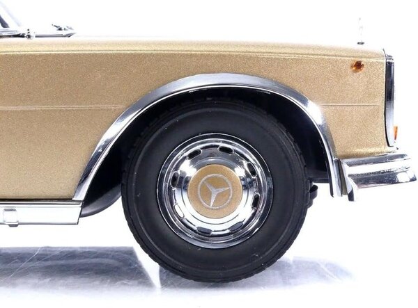 Mercedes-Benz Mercedes-Benz 600 W100 Landaulet - 1:18 - KK Scale Mercedes-Benz Mercedes-Benz 600 W100 Landaulet - 1:18 - KK Scale