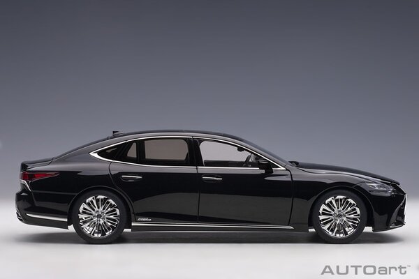 Lexus Lexus LS500h - 1:18 - AUTOart