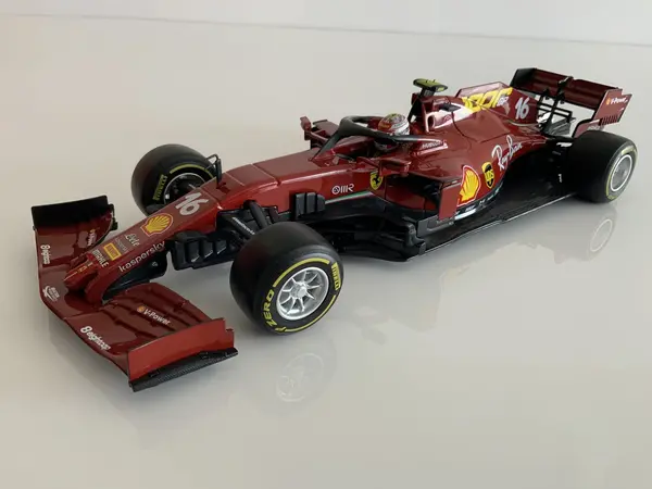 Formule 1 Ferrari SF1000 Team Scuderia Ferrari #16 8th GP Mugello Italy 1000th GP Ferrari F1 2020 (C.Leclerc) - 1:18 - Bburago Formule 1 Ferrari SF1000 Team Scuderia Ferrari #16 8th GP Mugello Italy 1000th GP Ferrari F1 2020 (C.Leclerc) - 1:18 - Bburago