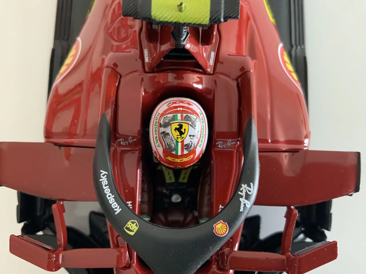 Formule 1 Ferrari SF1000 Team Scuderia Ferrari #16 8th GP Mugello Italy 1000th GP Ferrari F1 2020 (C.Leclerc) - 1:18 - Bburago Formule 1 Ferrari SF1000 Team Scuderia Ferrari #16 8th GP Mugello Italy 1000th GP Ferrari F1 2020 (C.Leclerc) - 1:18 - Bburago