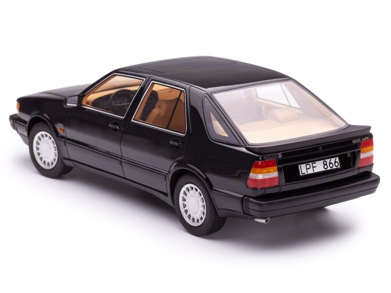 Saab Saab 9000 Turbo 1985 - 1:18 - Cult Scale Models Saab Saab 9000 Turbo 1985 - 1:18 - Cult Scale Models