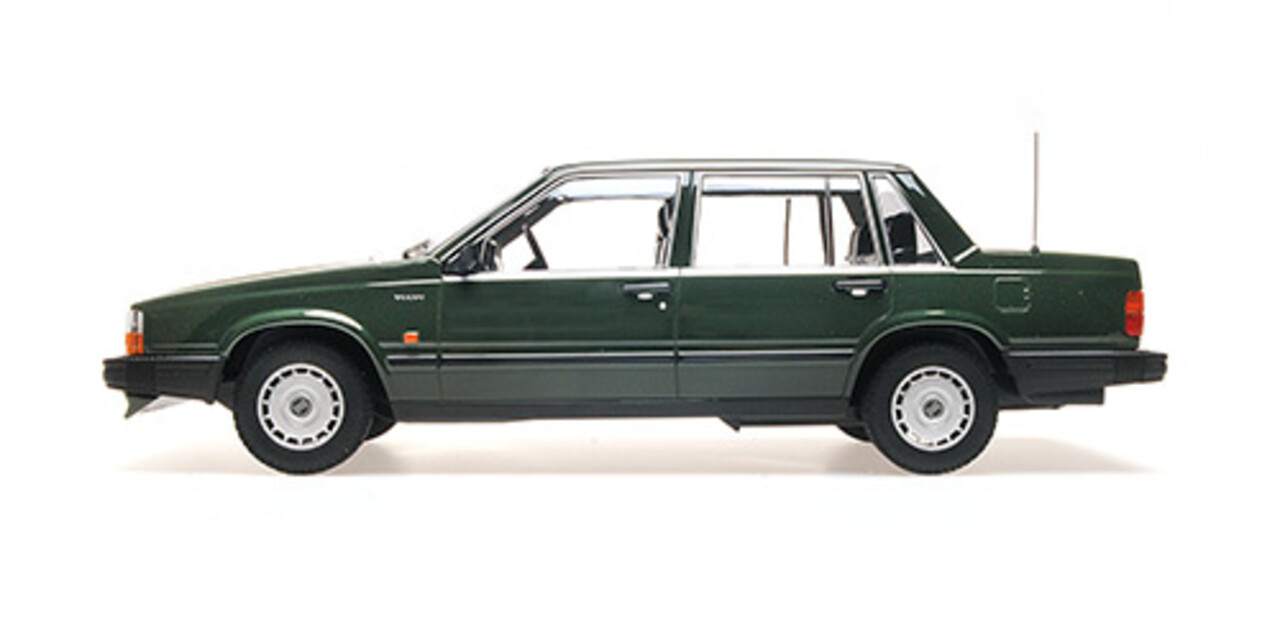 Volvo Volvo 740 GL 1986 - 1:18 - Minichamps Volvo Volvo 740 GL 1986 - 1:18 - Minichamps