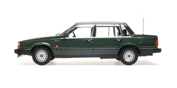 Volvo Volvo 740 GL 1986 - 1:18 - Minichamps Volvo Volvo 740 GL 1986 - 1:18 - Minichamps
