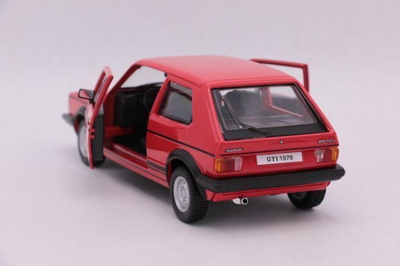 Volkswagen Volkswagen Golf MK I GTi 1979 - 1:32 - Bburago